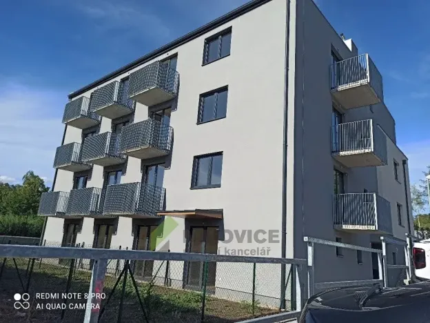 Pronájem bytu 1+kk, Milovice, Topolová, 28 m2