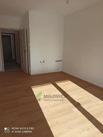Pronájem bytu 1+kk, Milovice, Topolová, 28 m2