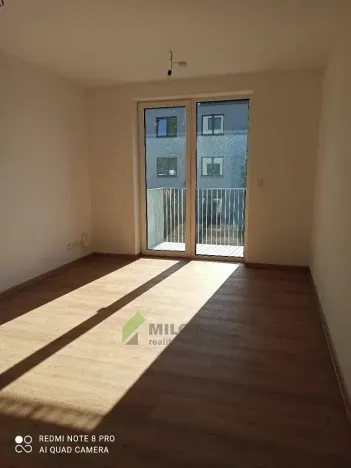 Pronájem bytu 1+kk, Milovice, Topolová, 28 m2