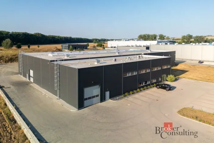 Pronájem výrobních prostor, Uherský Brod, Nivnická, 2850 m2