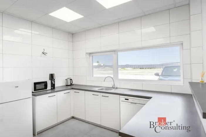 Pronájem výrobních prostor, Uherský Brod, Nivnická, 2850 m2