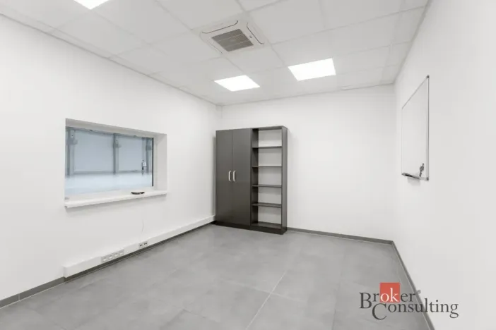 Pronájem výrobních prostor, Uherský Brod, Nivnická, 2850 m2