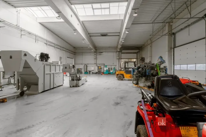 Pronájem výrobních prostor, Uherský Brod, Nivnická, 2850 m2