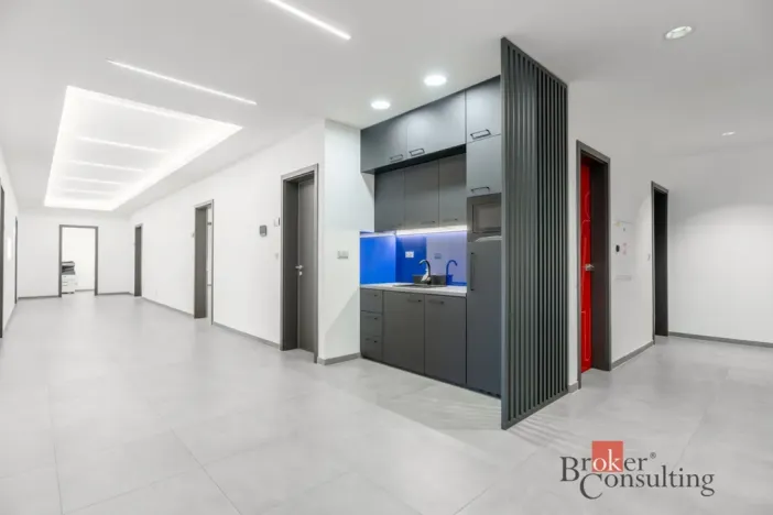 Pronájem výrobních prostor, Uherský Brod, Nivnická, 2850 m2