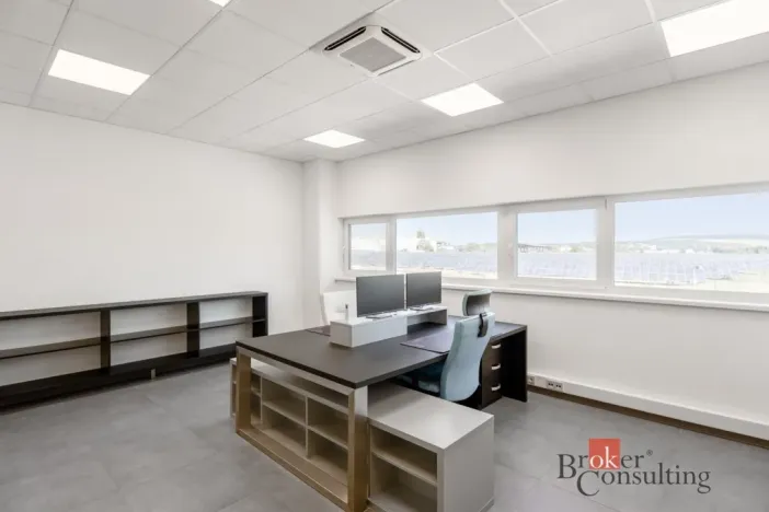 Pronájem výrobních prostor, Uherský Brod, Nivnická, 2850 m2