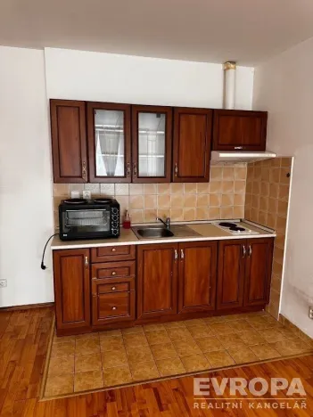 Pronájem bytu 1+kk, Liberec - Liberec II-Nové Město, Chrastavská, 36 m2