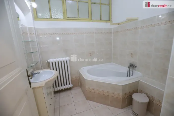 Pronájem bytu 4+1, Karlovy Vary, Moskevská, 130 m2