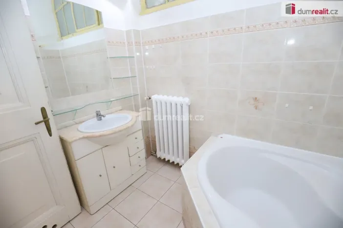 Pronájem bytu 4+1, Karlovy Vary, Moskevská, 130 m2
