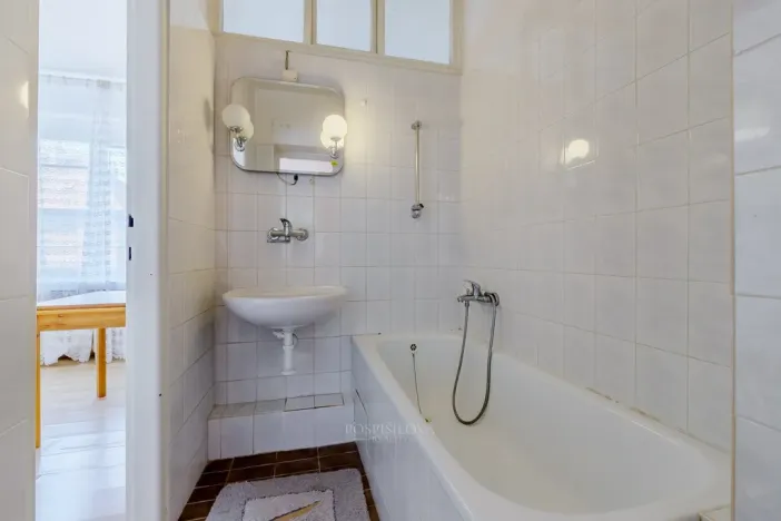 Prodej atypického bytu, Praha - Smíchov, U Šalamounky, 100 m2