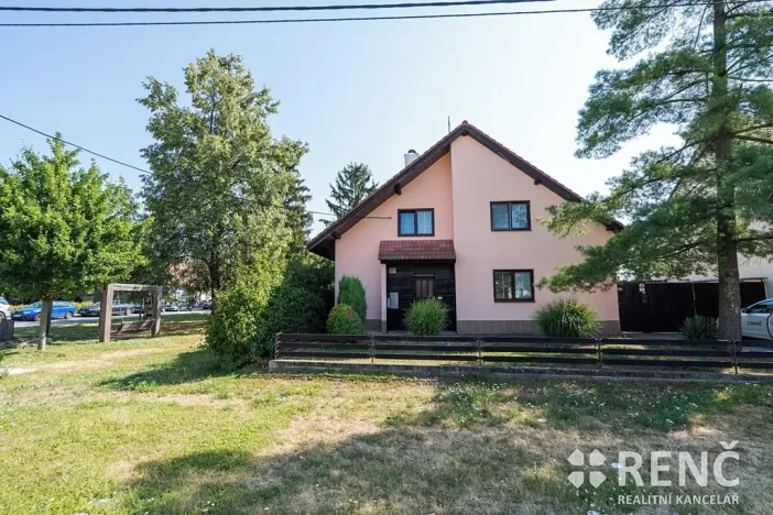Pronájem bytu 1+kk, Moravany, Vnitřní, 42 m2