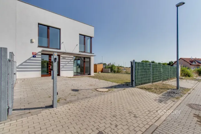 Pronájem rodinného domu, Praha - Horní Počernice, U Zimoviště, 137 m2