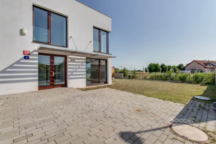 Pronájem rodinného domu, Praha - Horní Počernice, U Zimoviště, 137 m2
