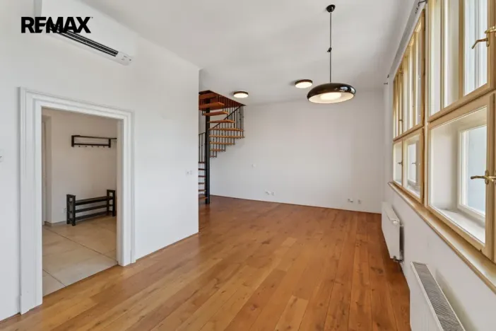 Pronájem bytu 2+kk, Praha - Nové Město, Masarykovo nábřeží, 100 m2