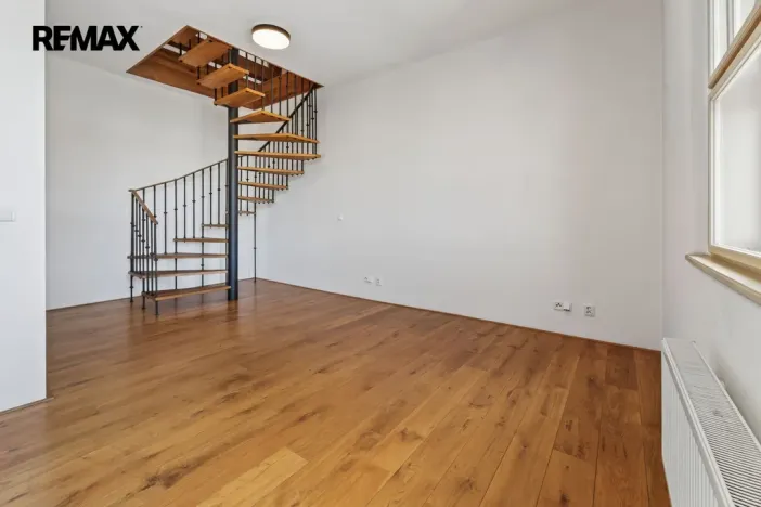 Pronájem bytu 2+kk, Praha - Nové Město, Masarykovo nábřeží, 100 m2