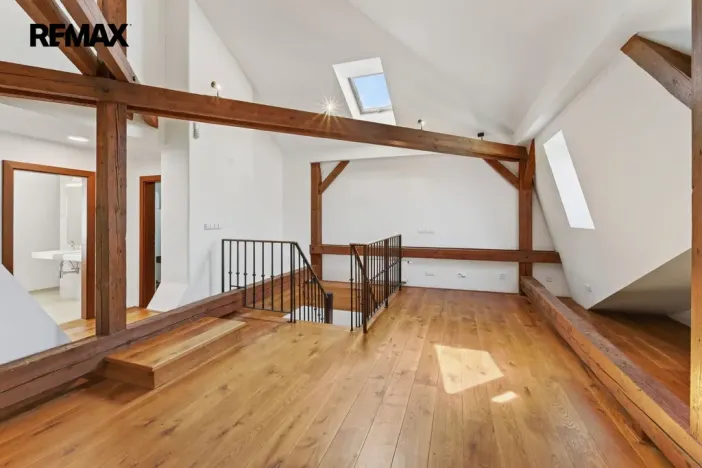 Pronájem bytu 2+kk, Praha - Nové Město, Masarykovo nábřeží, 100 m2