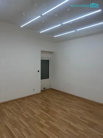 Pronájem kanceláře, Praha, Domažlická, 30 m2