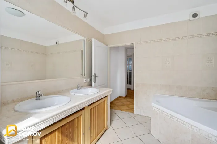Prodej rodinného domu, Březnice, 225 m2