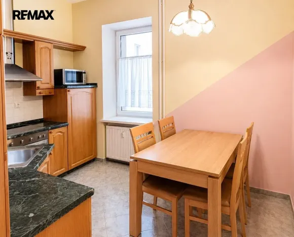 Pronájem bytu 2+1, Karlovy Vary, Foersterova, 57 m2