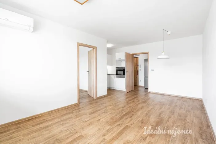 Pronájem bytu 2+kk, Praha - Střížkov, Jablonecká, 47 m2
