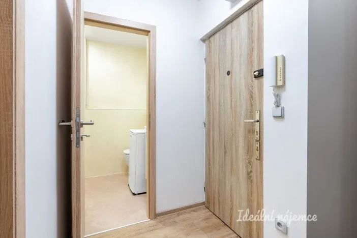 Pronájem bytu 2+kk, Praha - Střížkov, Jablonecká, 47 m2