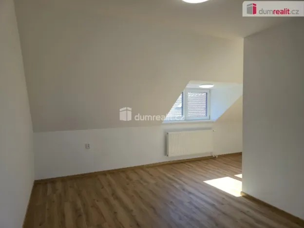 Pronájem bytu 3+kk, Straky, 74 m2