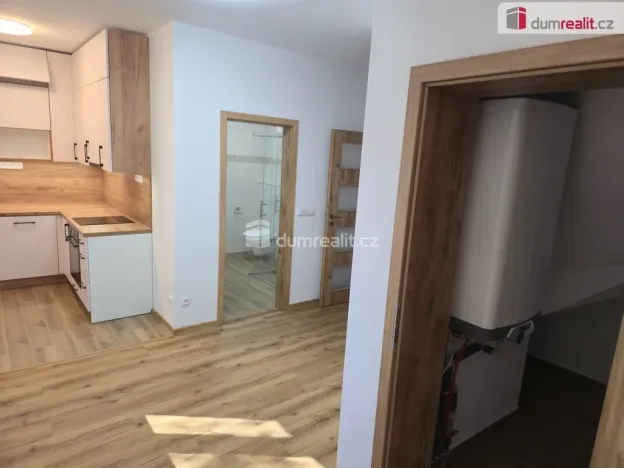 Pronájem bytu 4+kk, Straky, 75 m2
