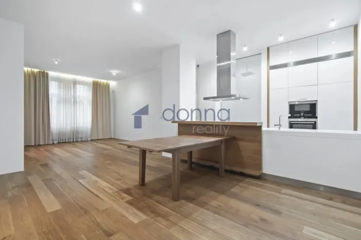 Pronájem bytu 3+kk, Praha, Laubova, 109 m2