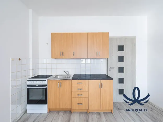 Pronájem bytu 1+1, Milovice, Slepá, 32 m2