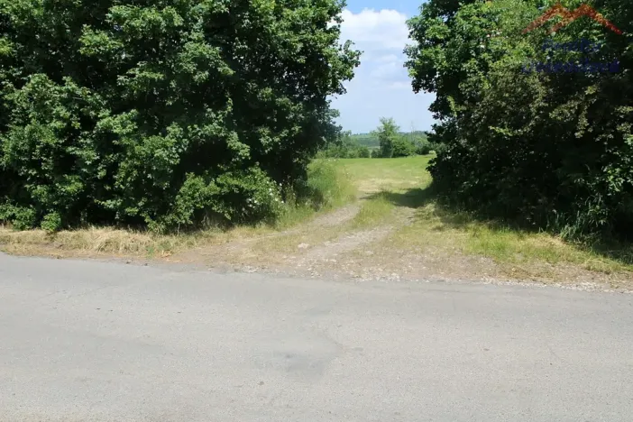 Prodej pozemku pro bydlení, Roblín, Karlštejnská, 1005 m2