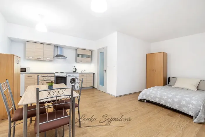 Prodej bytu 1+kk, Pardubice - Zelené Předměstí, Hronovická, 62 m2