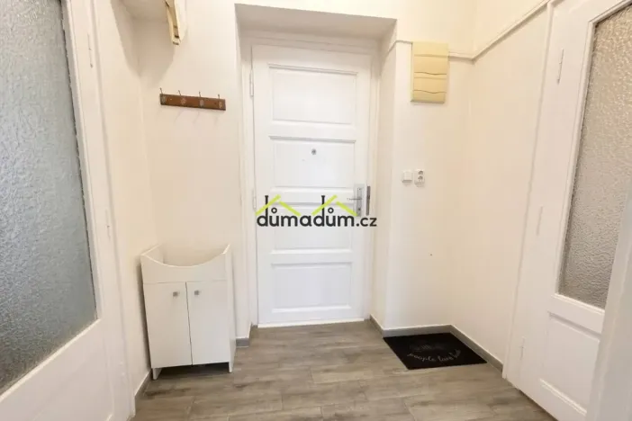 Pronájem bytu 2+kk, Praha, Vrchlického, 44 m2