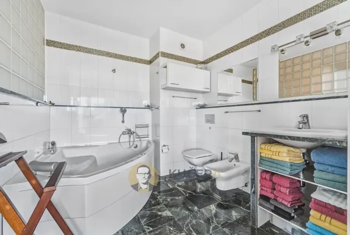 Prodej bytu 2+kk, Praha - Újezd nad Lesy, Račiněveská, 95 m2