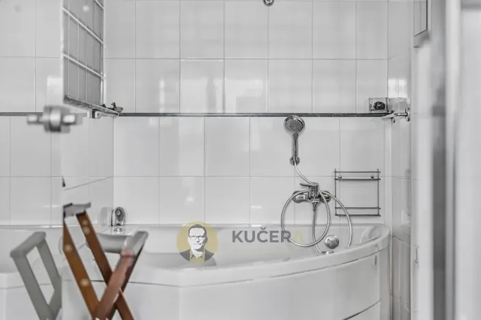 Prodej bytu 2+kk, Praha - Újezd nad Lesy, Račiněveská, 95 m2
