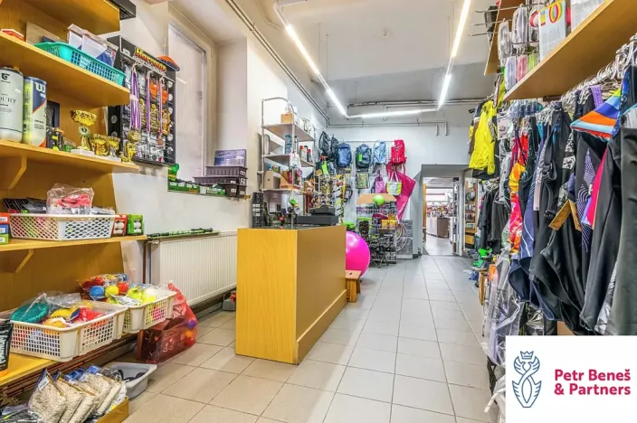 Prodej obchodního prostoru, Rakovník, Husovo náměstí, 622 m2