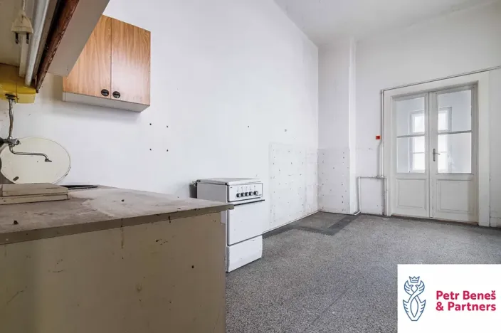 Prodej obchodního prostoru, Rakovník, Husovo náměstí, 622 m2