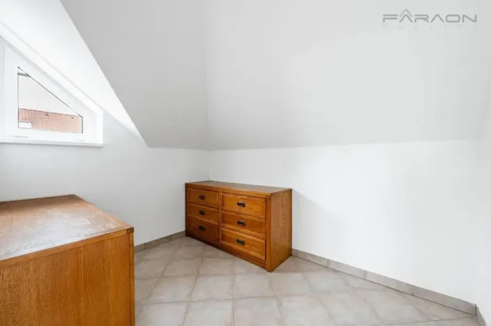 Pronájem rodinného domu, Praha - Březiněves, V pěšinkách, 195 m2