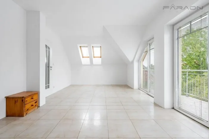 Pronájem rodinného domu, Praha - Březiněves, V pěšinkách, 195 m2