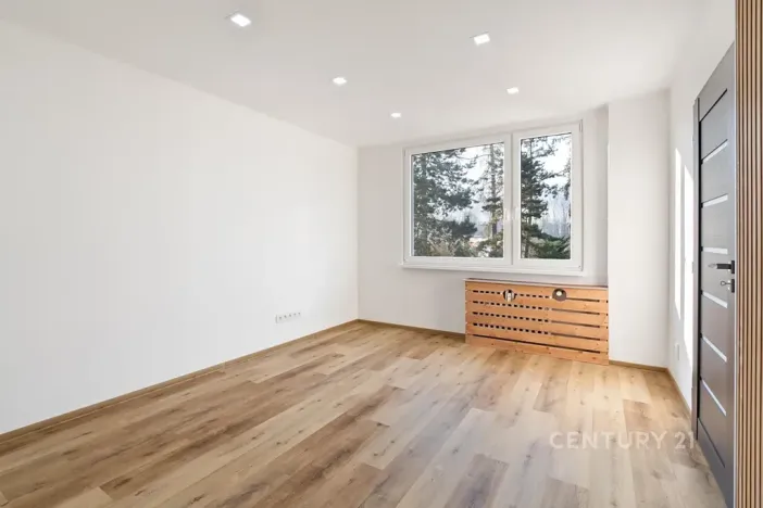 Pronájem bytu 1+1, Děčín, Oblouková, 35 m2