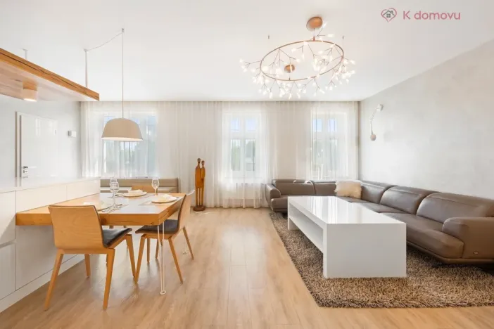 Pronájem bytu 2+kk, Uherské Hradiště, náměstí Míru, 90 m2