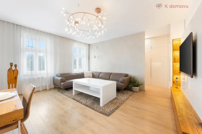 Pronájem bytu 2+kk, Uherské Hradiště, náměstí Míru, 90 m2