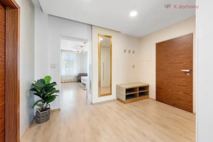 Pronájem bytu 2+kk, Uherské Hradiště, náměstí Míru, 90 m2