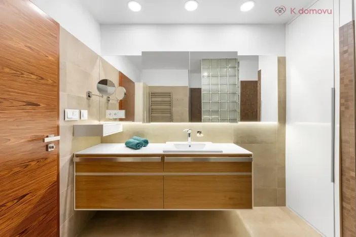 Pronájem bytu 2+kk, Uherské Hradiště, náměstí Míru, 90 m2