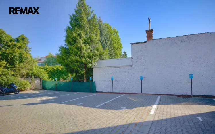 Pronájem garážového stání, Zlín, Santražiny, 12 m2