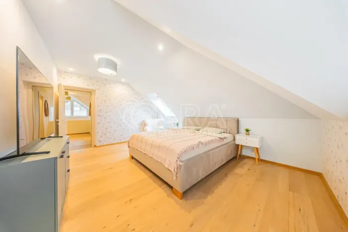 Prodej rodinného domu, Hovorčovice, Rozmarná, 169 m2