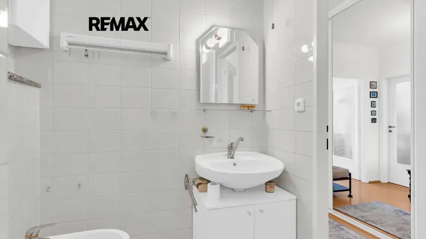 Prodej bytu 2+kk, Praha - Horní Měcholupy, Neapolská, 43 m2