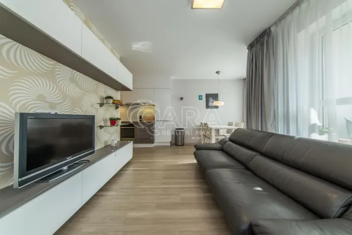 Pronájem bytu 3+kk, Hradec Králové - Nový Hradec Králové, Rybova, 74 m2