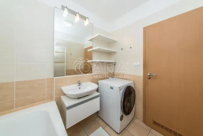Pronájem bytu 3+kk, Hradec Králové - Nový Hradec Králové, Rybova, 74 m2