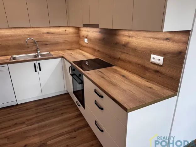 Pronájem bytu 2+kk, Dašice, U Kasáren, 48 m2