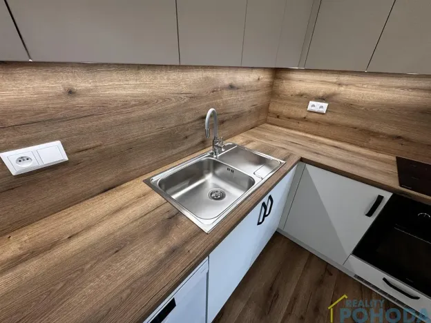 Pronájem bytu 2+kk, Dašice, U Kasáren, 48 m2