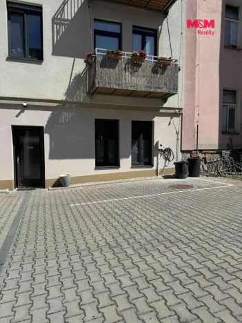 Pronájem garážového stání, Plzeň - Jižní Předměstí, Karlova, 15 m2